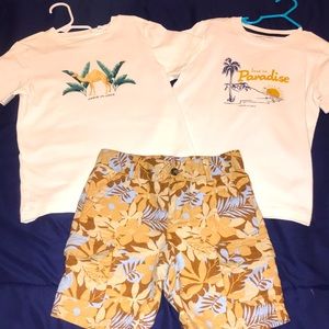 Janie and jack bundle 2 shirts 1 shorts size 5 only one used for the pictures